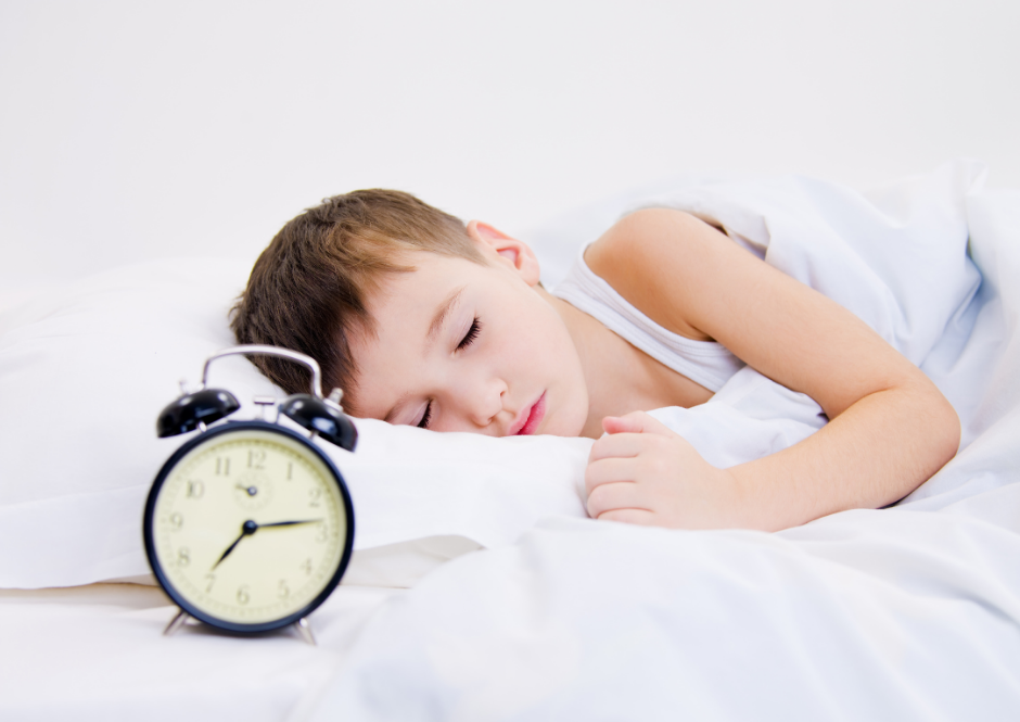 Hospital Roberto del Río entrega consejos para que niños y niñas se adapten al cambio de hora