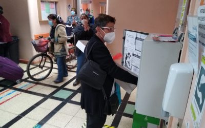 Funcionaria del HRRIO Rebeca Gaete Tobar se despide tras 40 años de servicio