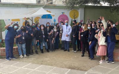Coldplay reconoció labor de los funcionarios y funcionarias del Hospital de Niños Dr. Roberto del Río y entregó regalos para los niños, niñas y adolescentes.