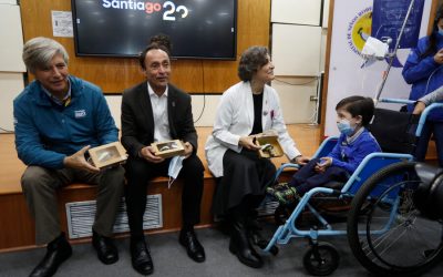Lyhan Acuña Gaitan, representando a todos los niños y niñas del Hospital de Niños Dr. Roberto del Río